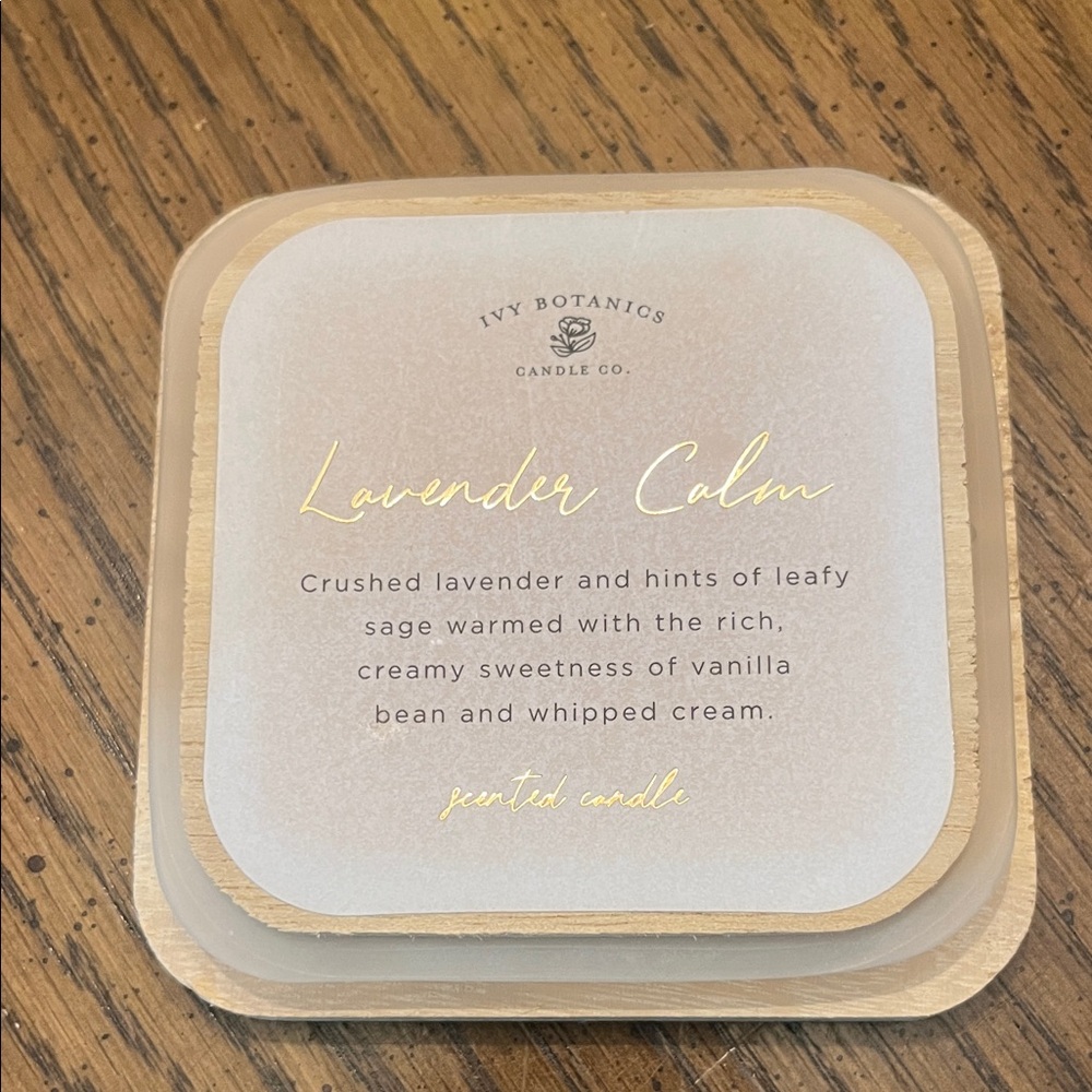 Ivy Botanics Candle Co. Lavender‎ Calm scented candle - Picture 6 of 7